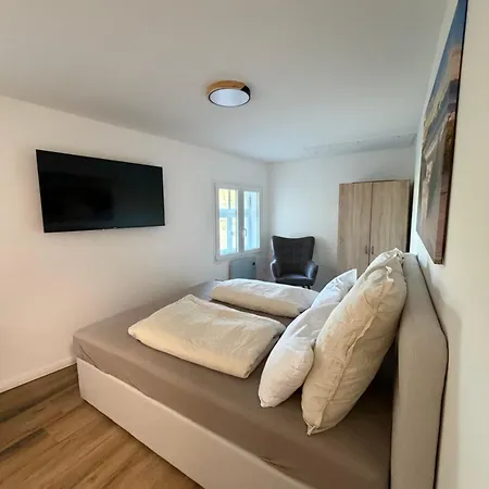 Bartenwetzer Schleusenhaus 3 *